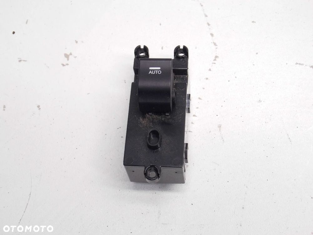 WŁĄCZNIK PRZEŁĄCZNIK OPUSZCZANIA SZYBY HYUNDAI I40 LIFT PRAWY PRZEDNI ORYGINAŁ - 1