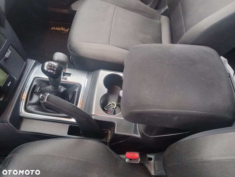 Mitsubishi Pajero 3.2 DID Invite - 12