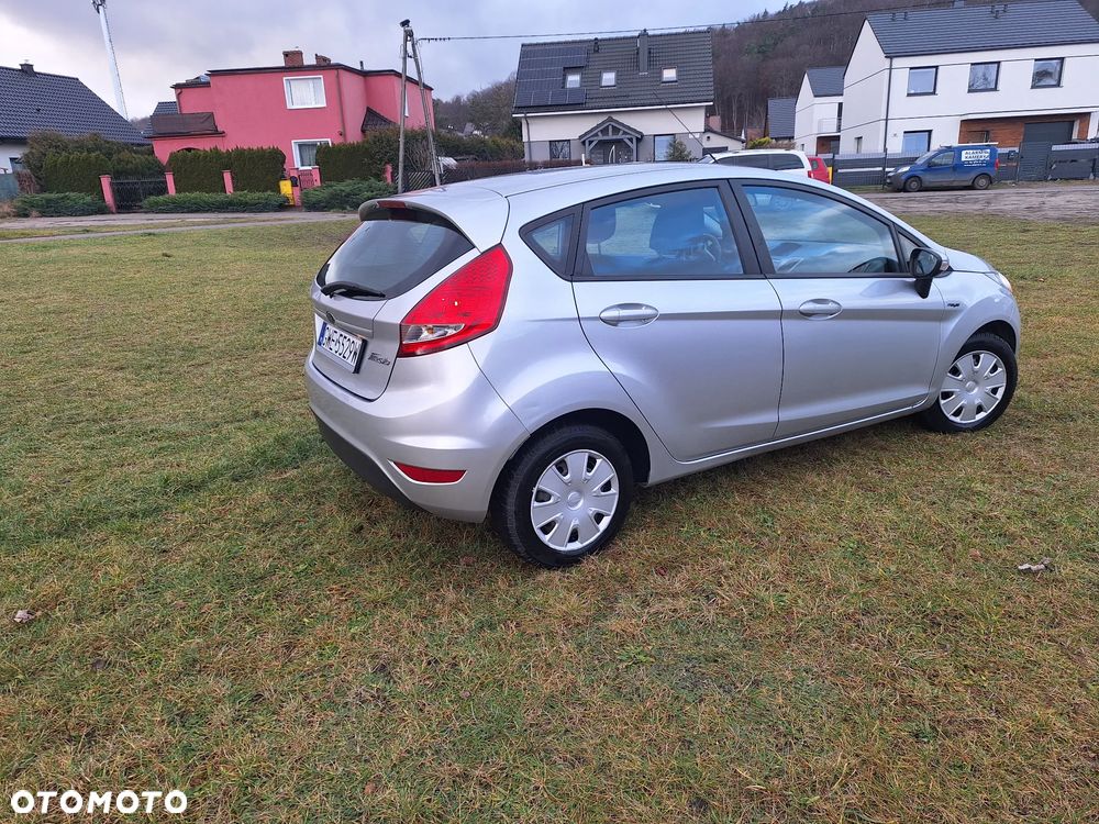 Ford Fiesta 1.25 Celebration - 12