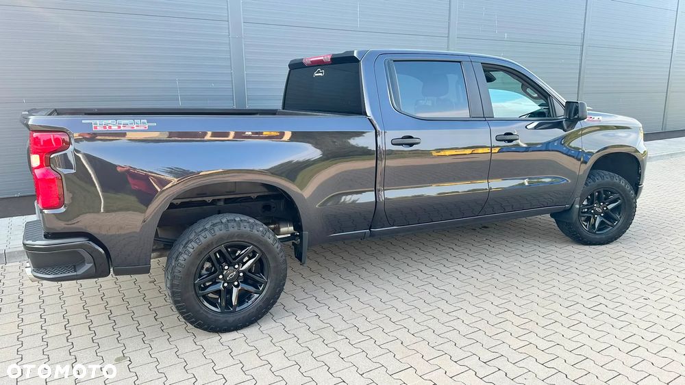 Chevrolet Silverado - 16