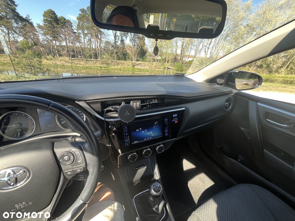 Toyota Corolla - 12