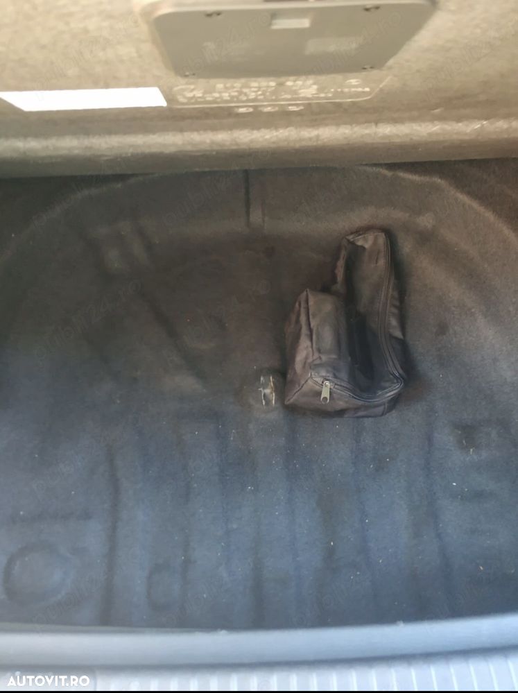 Volkswagen Golf 1.6 TDI DPF BMT Comfortline - 10