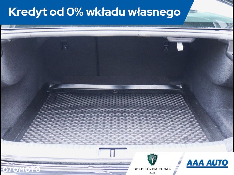 Volkswagen Passat - 13