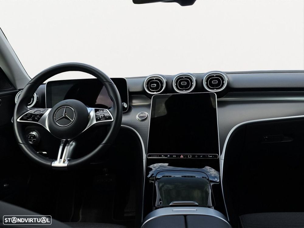 Mercedes-Benz C 300 — fotografia 12