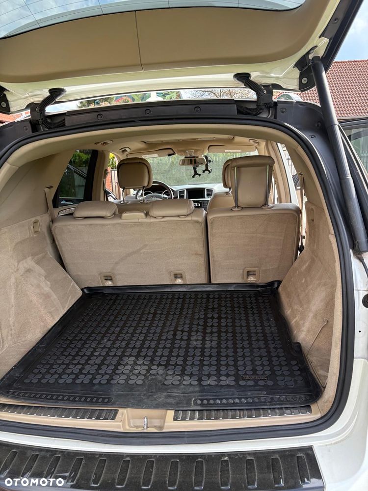 Mercedes-Benz ML - 11