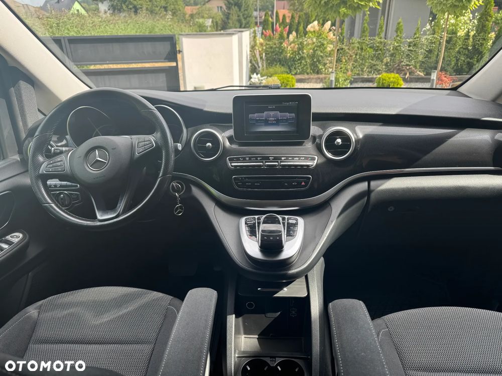 Mercedes-Benz V-Class 2015 photo 4