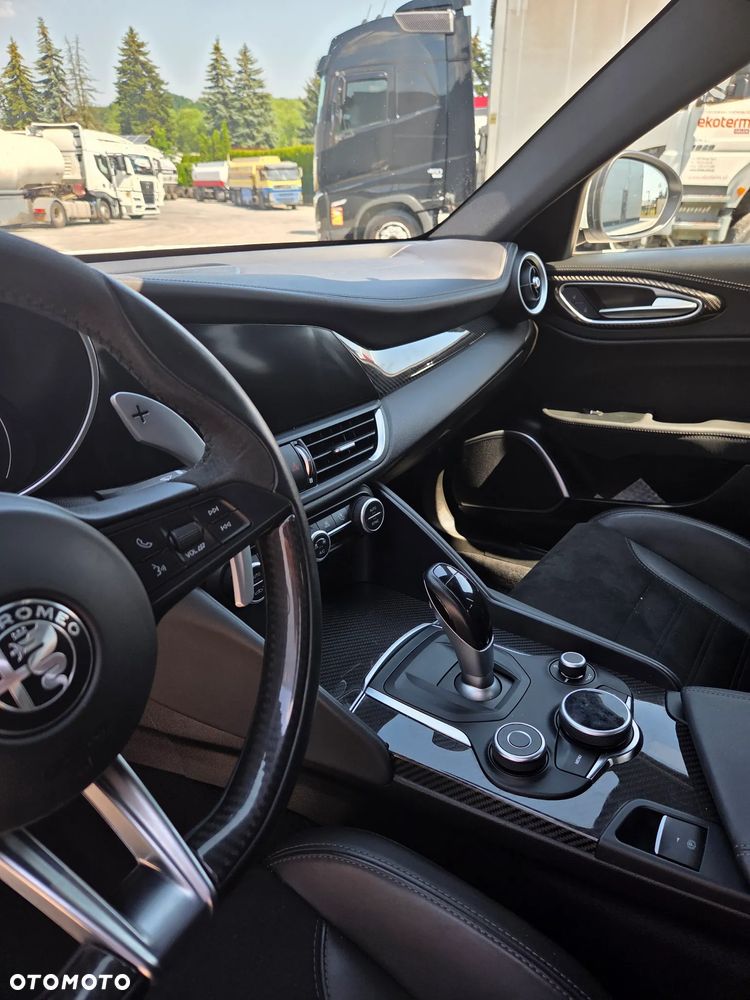 Alfa Romeo Giulia 2.9 Bi Turbo V6 Quadrifoglio - 6