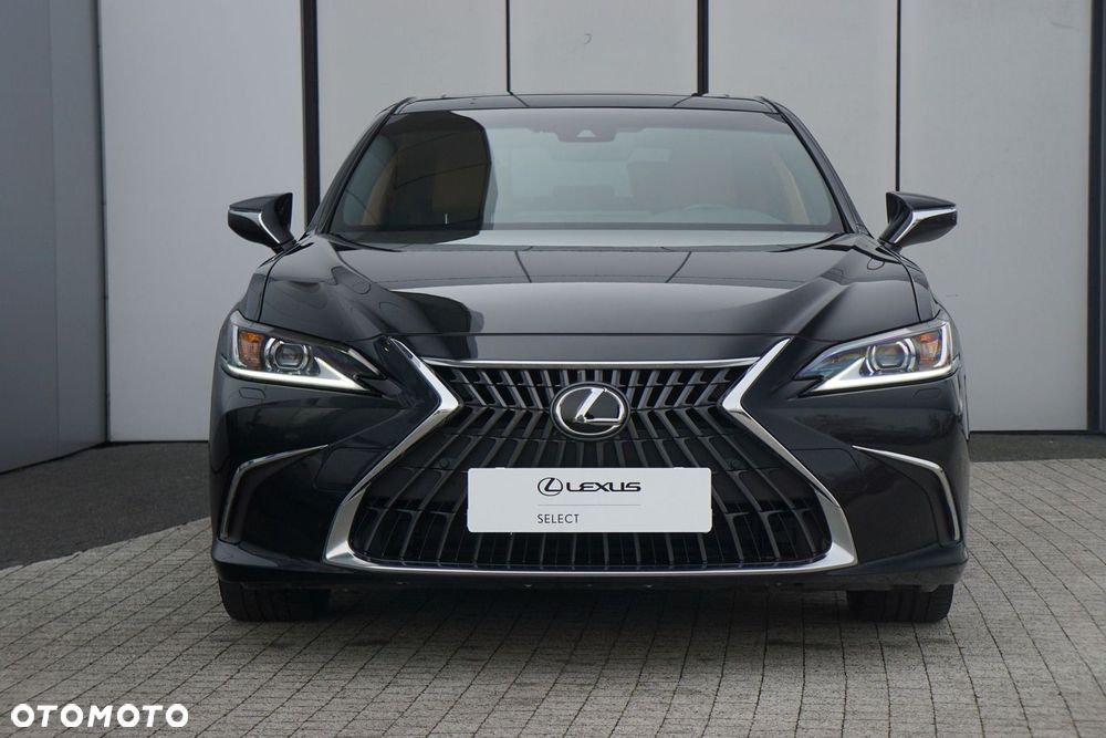 Lexus ES 300h Business Edition - 4