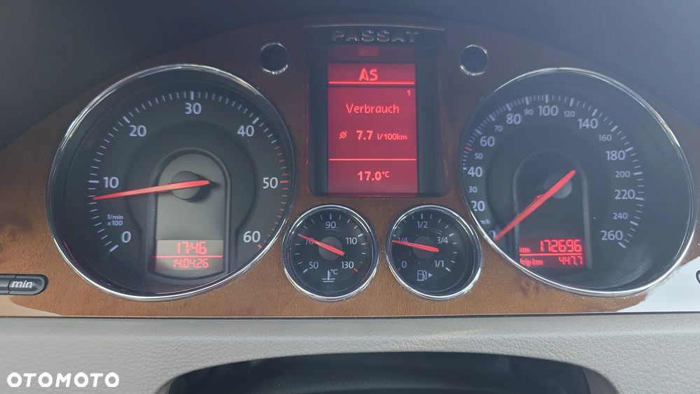 Volkswagen Passat 2.0 TDI DPF Highline - 9