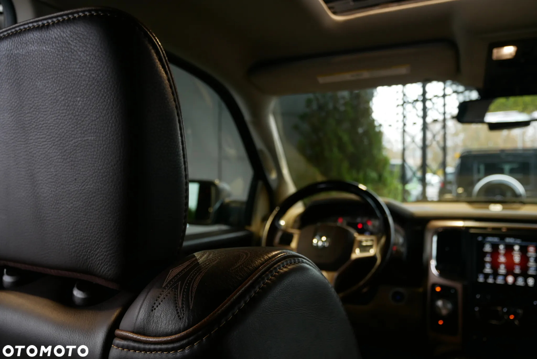 RAM 1500 5.7 Crew Cab Longhorn - 22