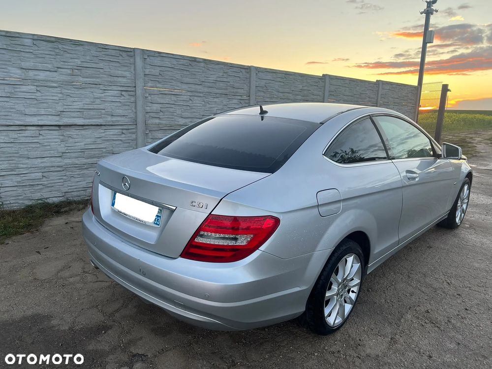 Mercedes-Benz C-Class 2011 photo 5