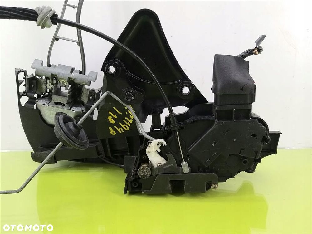 Zamek drzwi przód lewy Volvo V50 2004-2012 99277030663576 6PIN - 6