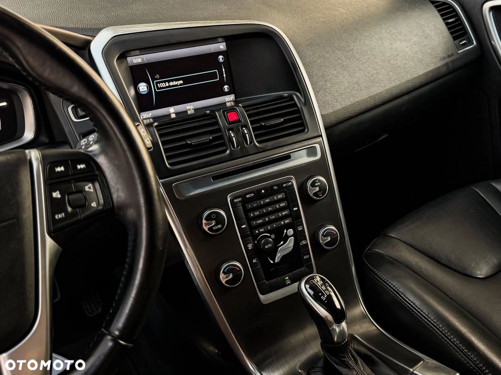 Volvo XC 60 T5 Momentum - 16