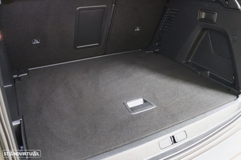 Peugeot 3008 1.5 BlueHDi Allure Pack EAT8 - 39
