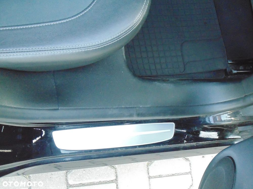 Renault Latitude 2.0 dCi Initiale - 37