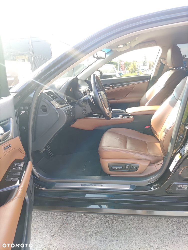 Lexus GS - 24