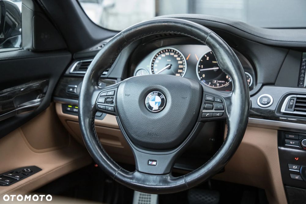 BMW Seria 7 740d xDrive - 18