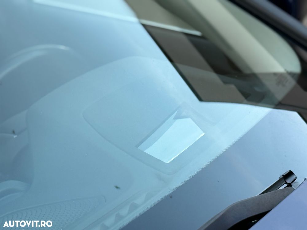 BMW Seria 3 330e Aut. Luxury Line - 29