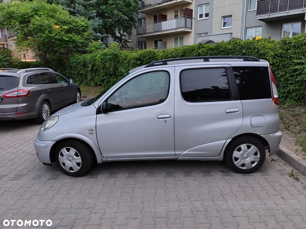 Toyota Yaris Verso 1.4 D-4D Sol - 3