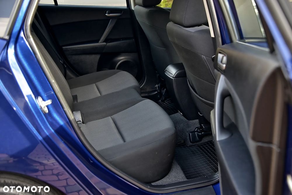 Mazda 3 1.6 Exclusive + - 30