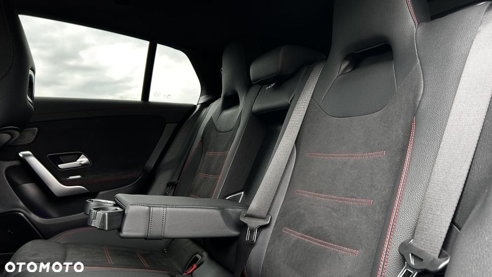 Mercedes-Benz CLA 200 mHEV AMG Line 7G-DCT - 26