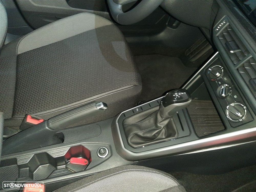 VW Taigo 1.0 TSI Urban DSG - 17