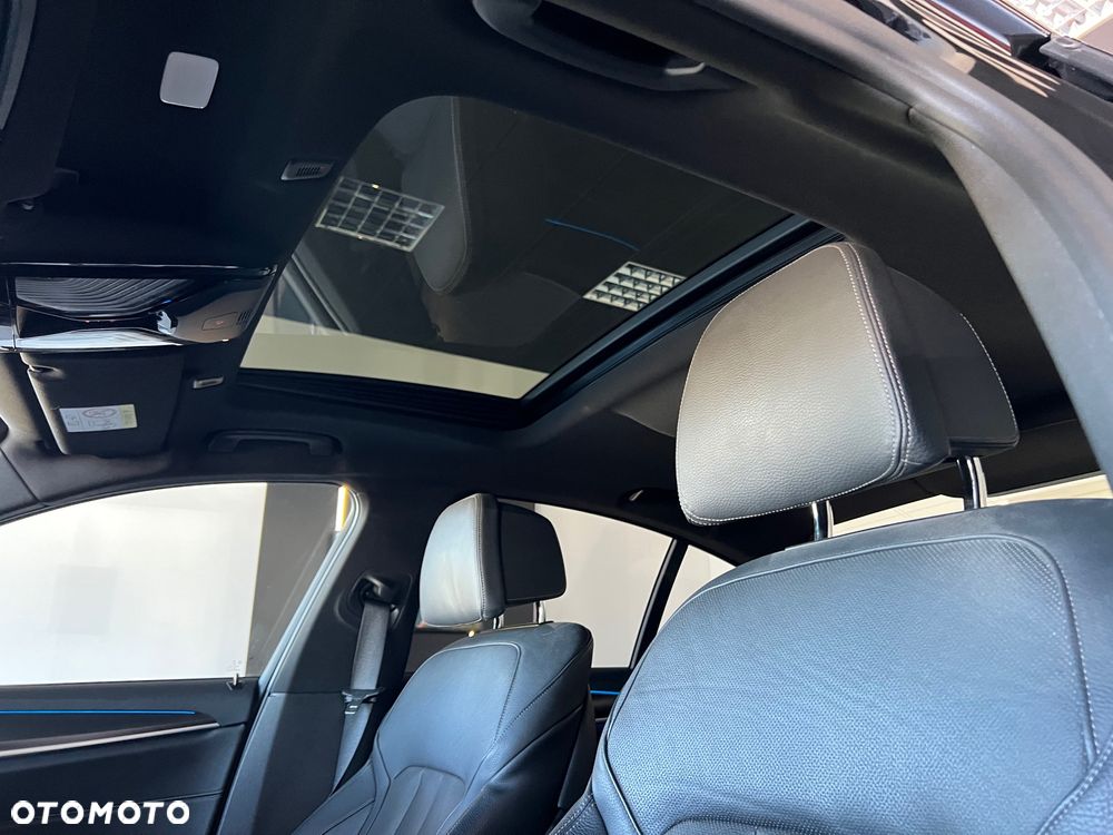 BMW Seria 5 520e M Sport sport - 32