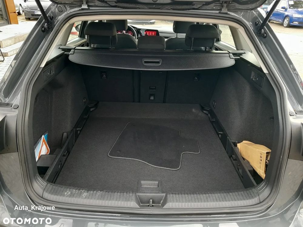 Volkswagen Golf VIII 2.0 TDI Life - 33