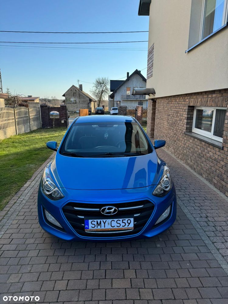 Hyundai i30 1.6 CRDI Intro Edition - 1
