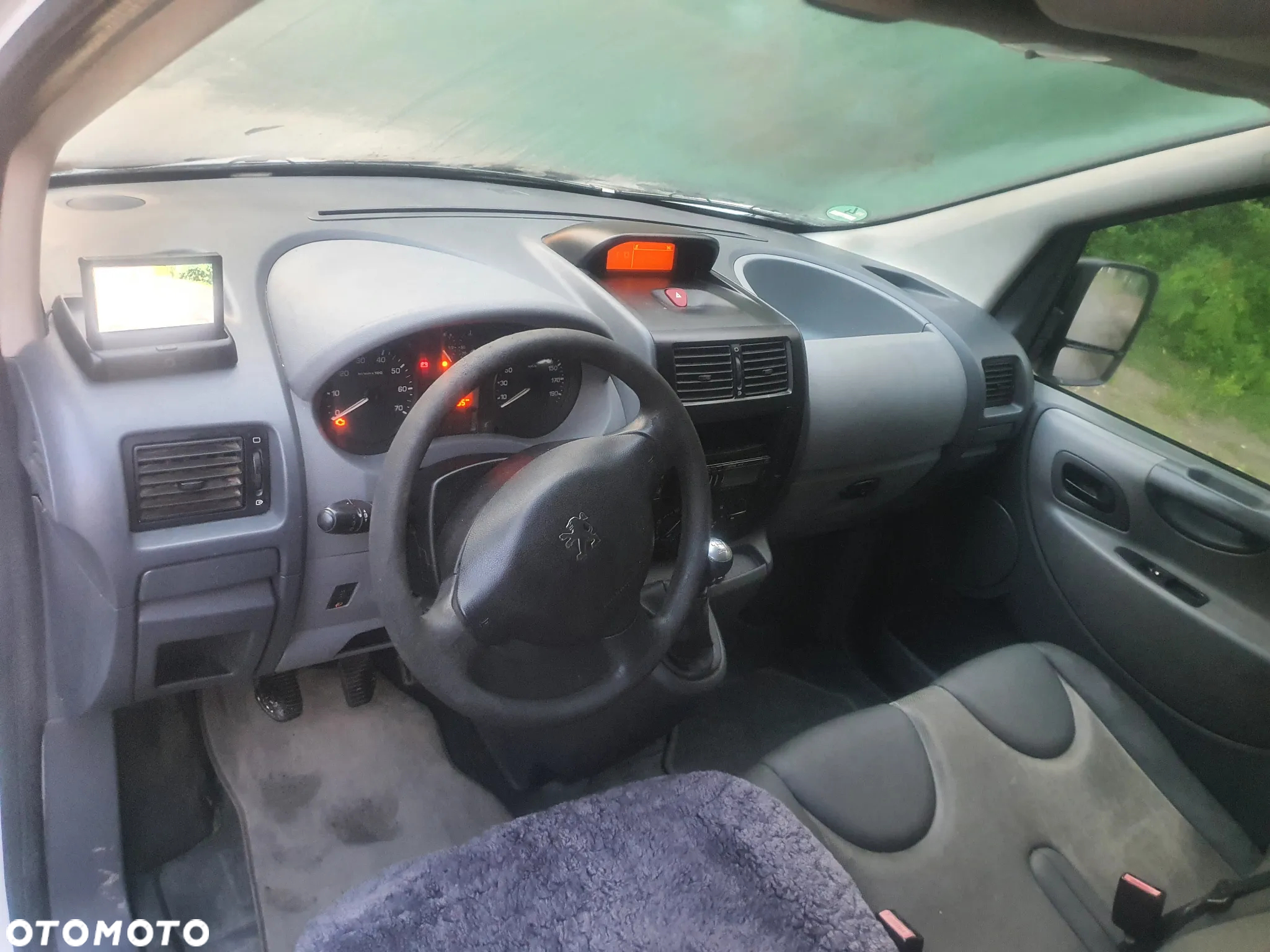 Peugeot expert - 8