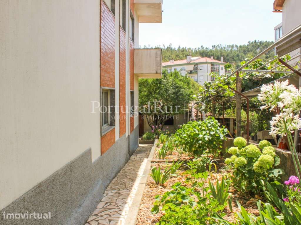 Apartamento T3 com sótão, Garagem e quintal com anexo - Grande imagem: 4/38