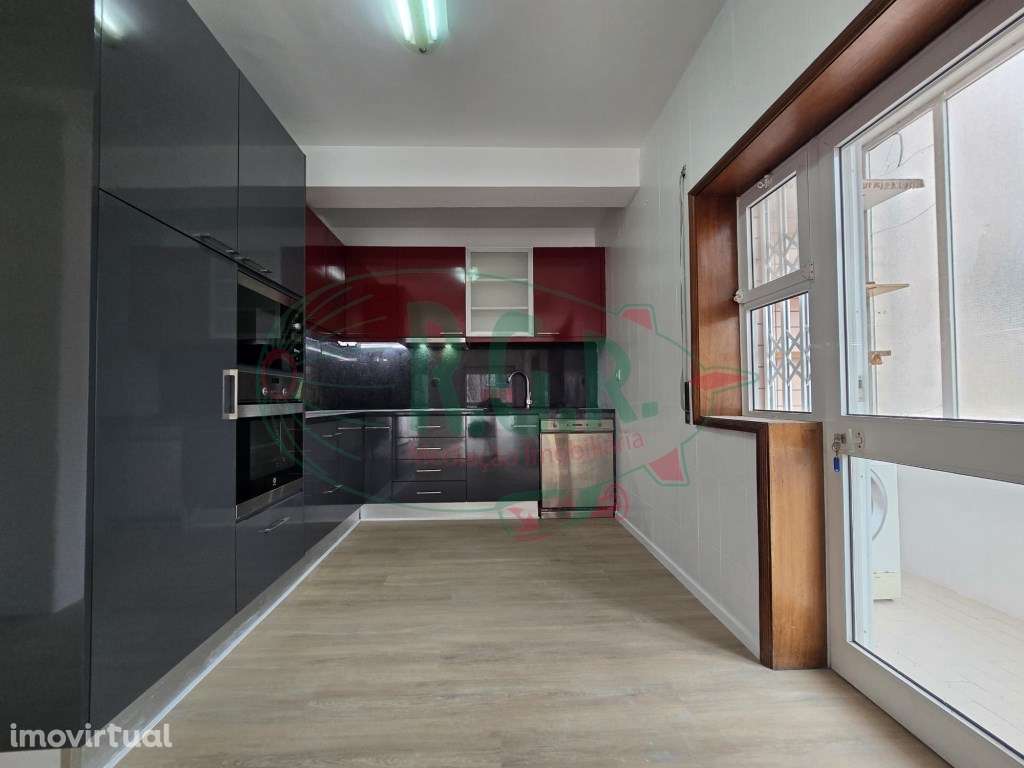 T2 Próximo ao Metro da Campainha/ Estação de Comboio - Grande imagem: 5/29