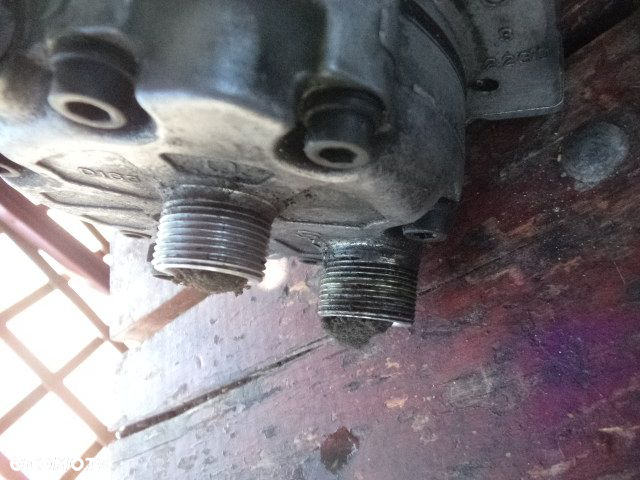 sprężarka klimatyzacji VW AUDI a6 C4 077260803AC - 2