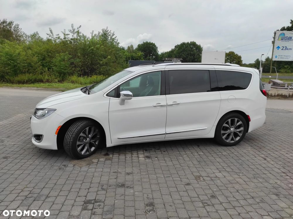 Chrysler Pacifica - 3