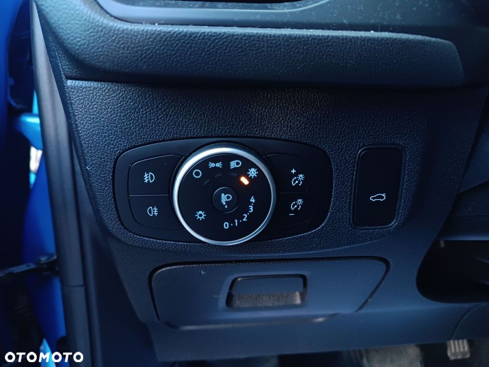 Ford Focus 2.0 EcoBlue Titanium - 28