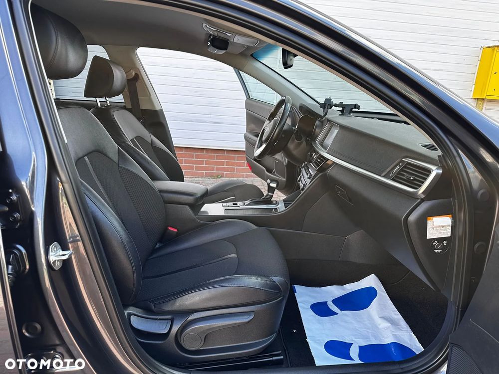 Kia Optima - 16