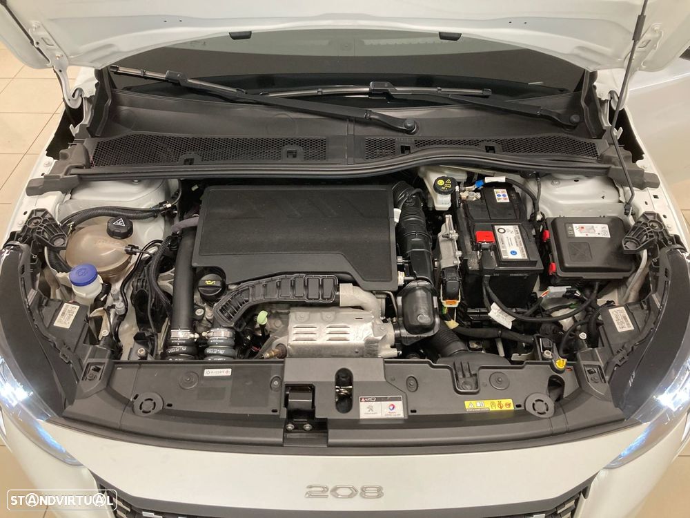 Peugeot 208 1.2 PureTech Allure EAT8 - 8