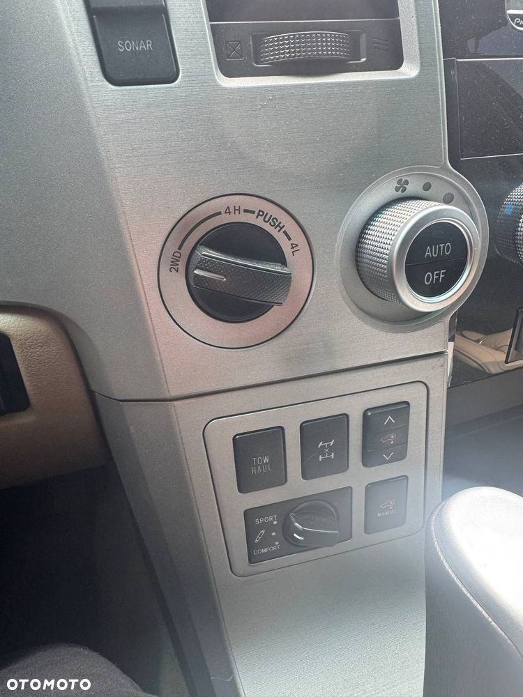 Toyota Sequoia - 30