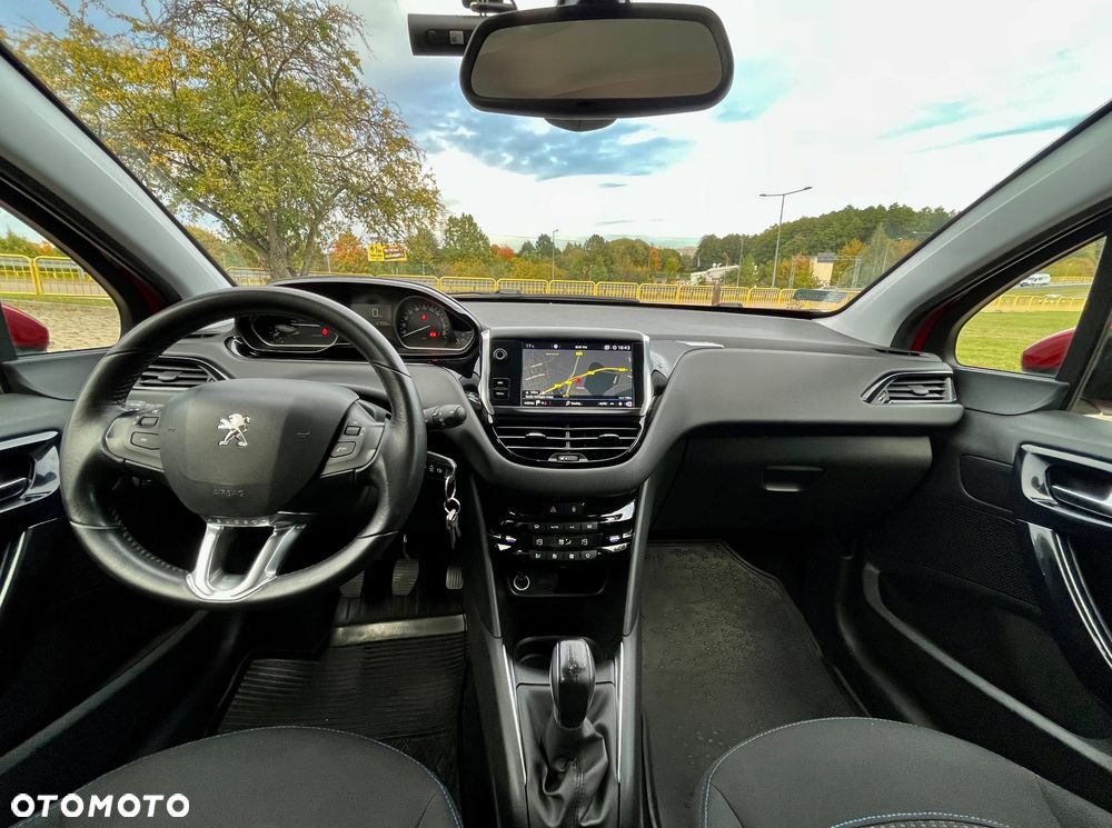 Peugeot 208 1.2 PureTech GPF Signature S&S - 12