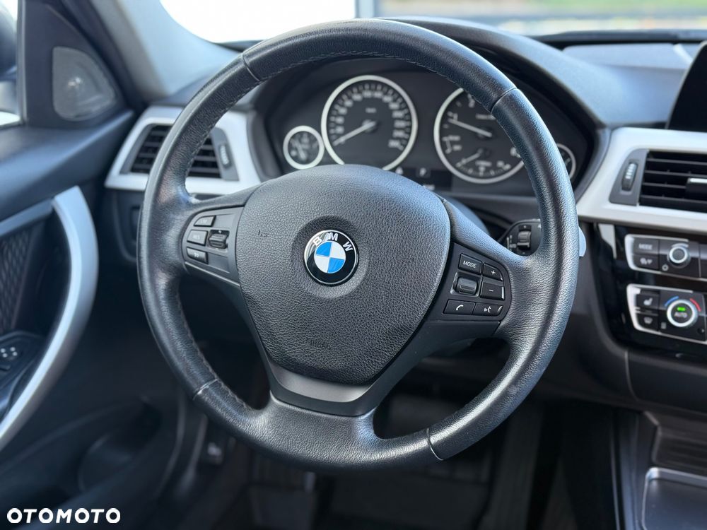 BMW Seria 3 320d Edition Luxury Line Purity - 28
