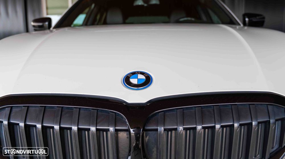 BMW 330 e Touring Pack Desportivo M Pro Auto - 11