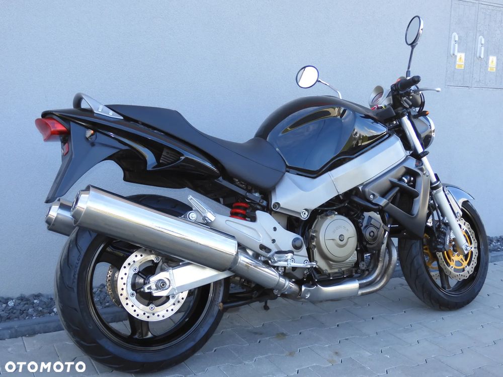 Honda X11 - 16
