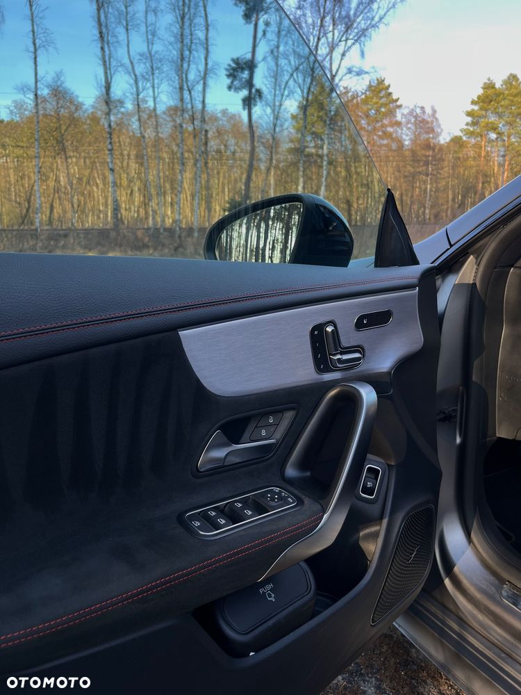 Mercedes-Benz CLA 220 d AMG Line 8G-DCT - 16