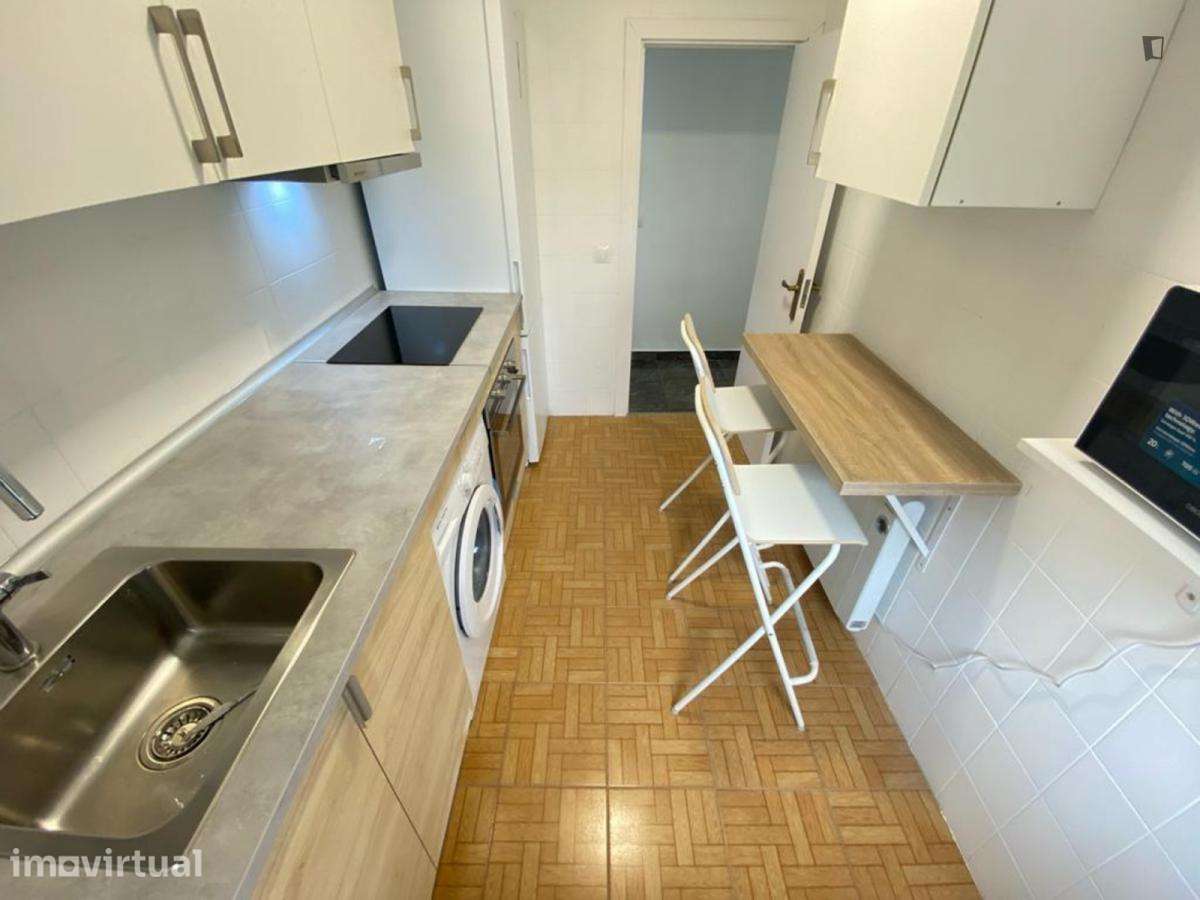 Quarto - localizado em Alcântara Lisbon - Grande imagem: 2/34