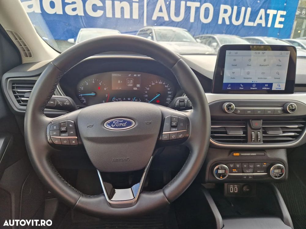 Ford Focus 1.0 EcoBoost Connected - 11