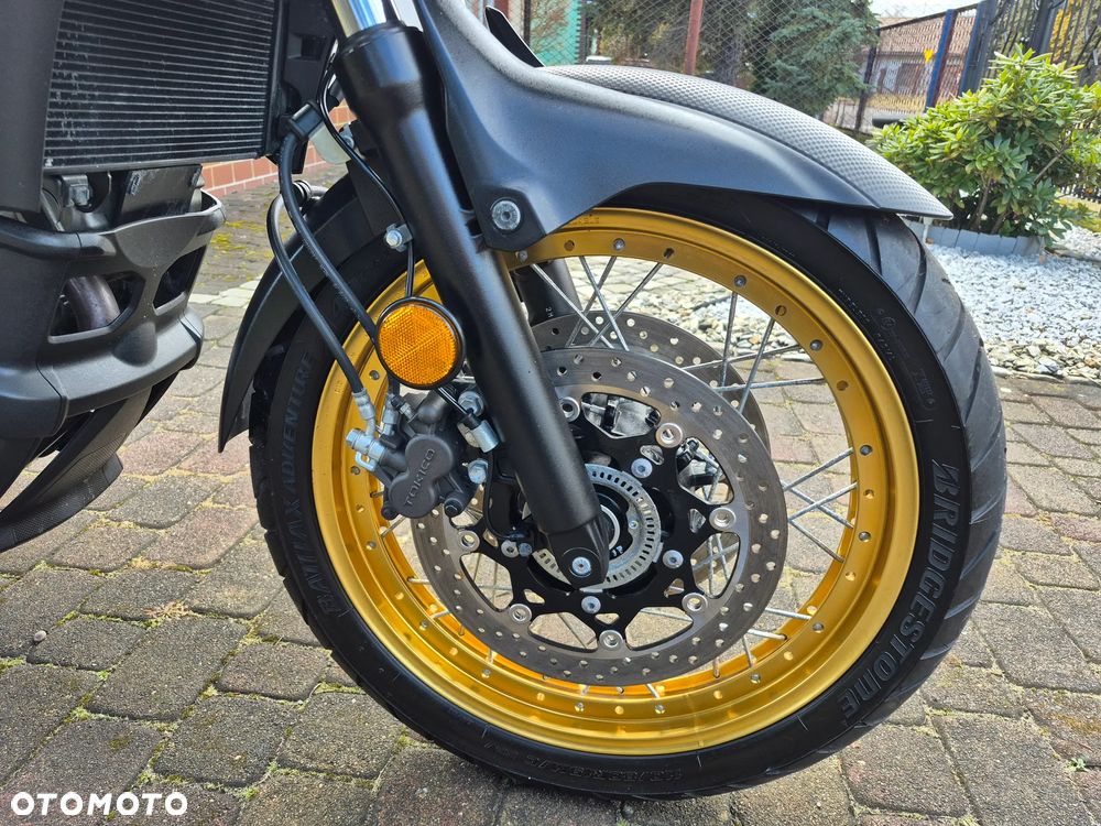 Suzuki V-STROM - 12