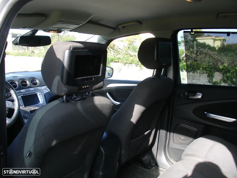 Ford S-Max 2.0 TDCi Titanium 7L - 6