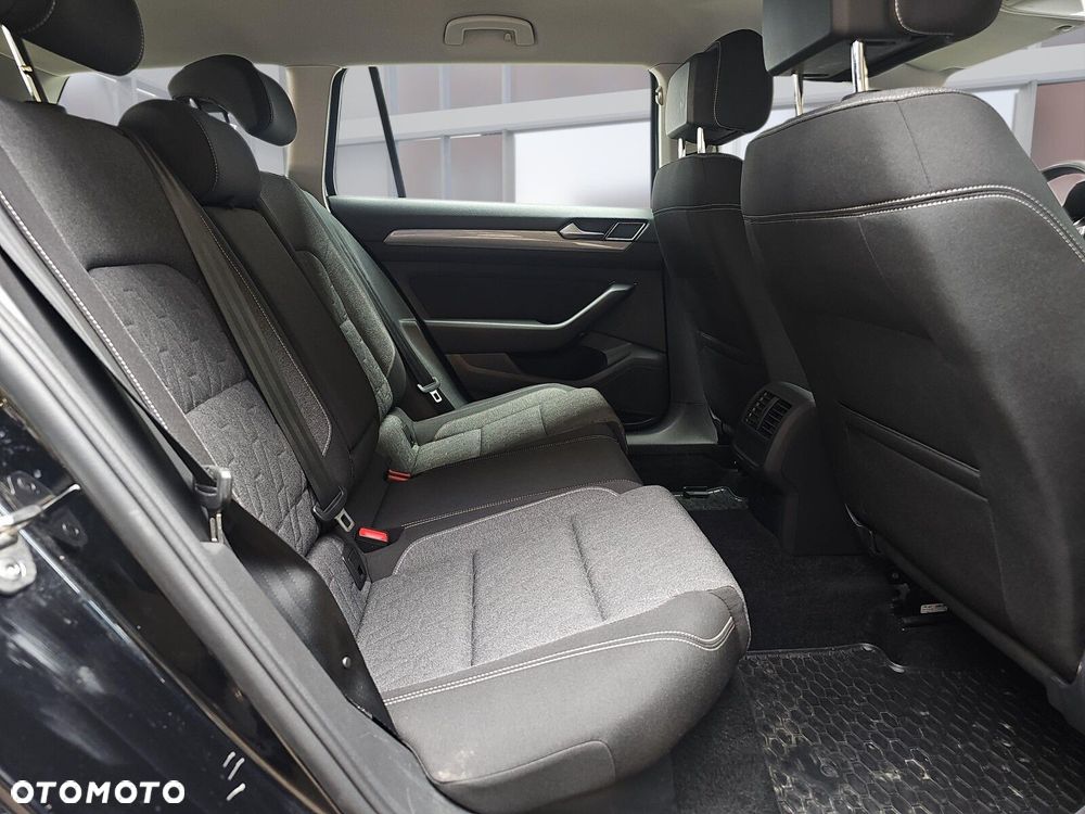 Volkswagen Passat Variant 1.5 TSI EVO Business DSG - 12
