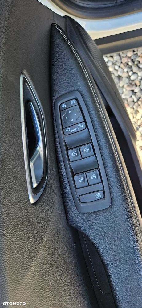 Renault Scenic BLUE dCi 120 EDC BUSINESS EDITION - 33