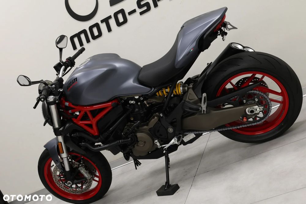 Ducati Monster - 11